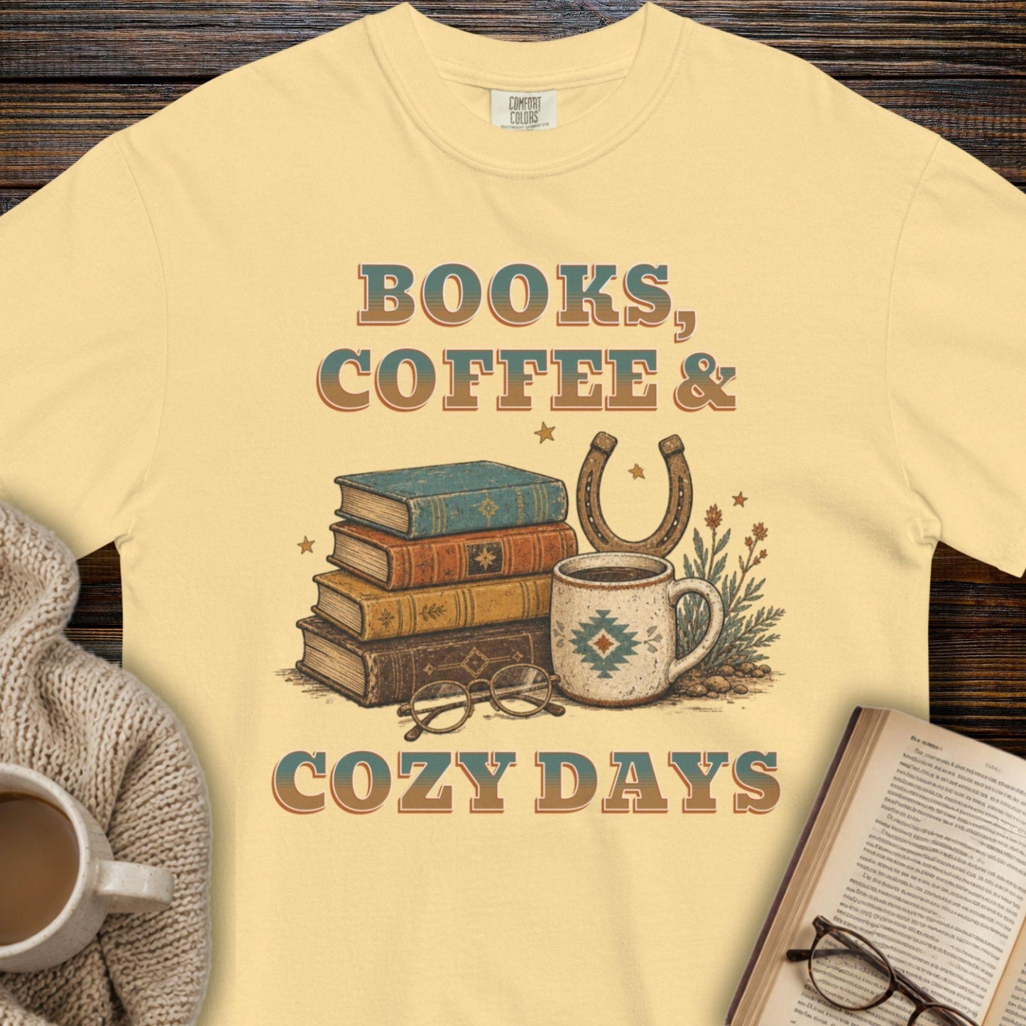Books, coffee and cozy Days T-shirt